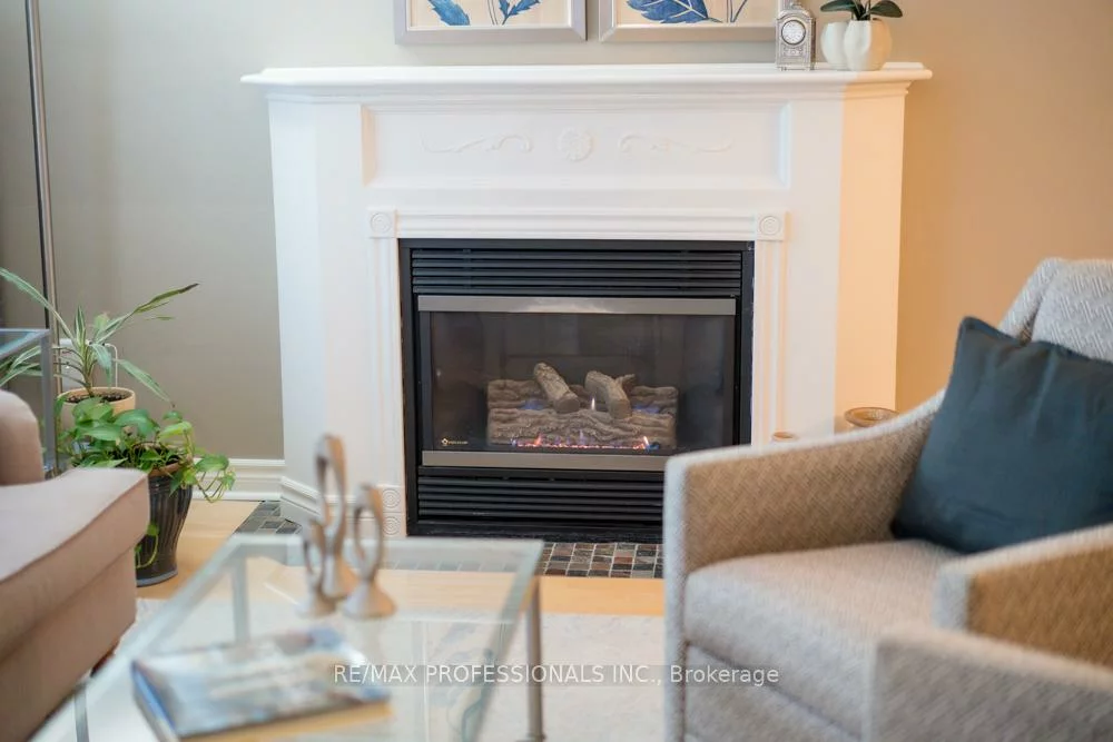 1427, Kenmuir, Mineola, Mississauga