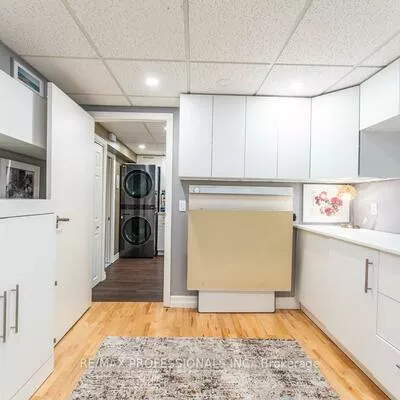 1427, Kenmuir, Mineola, Mississauga