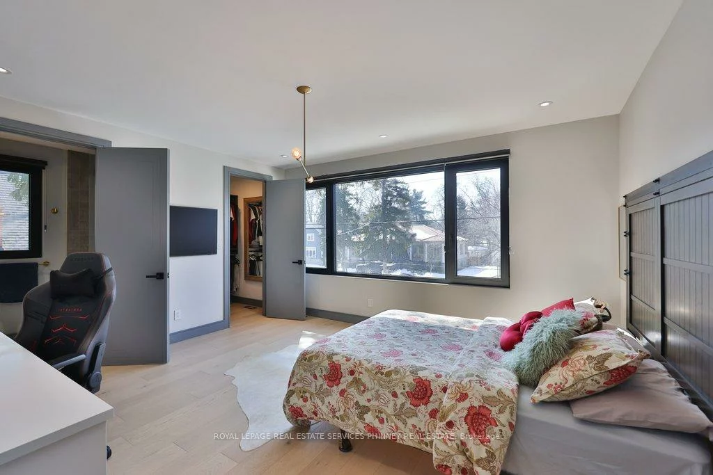 1617, Trotwood, Mineola, Mississauga