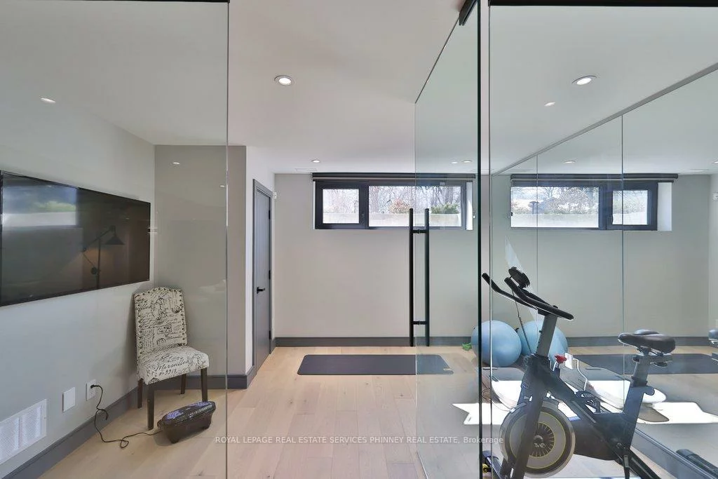 1617, Trotwood, Mineola, Mississauga