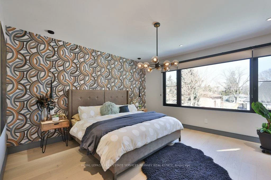 1617, Trotwood, Mineola, Mississauga