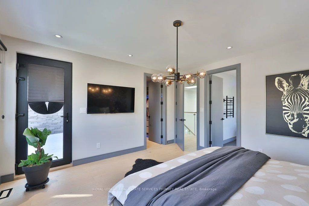 1617, Trotwood, Mineola, Mississauga