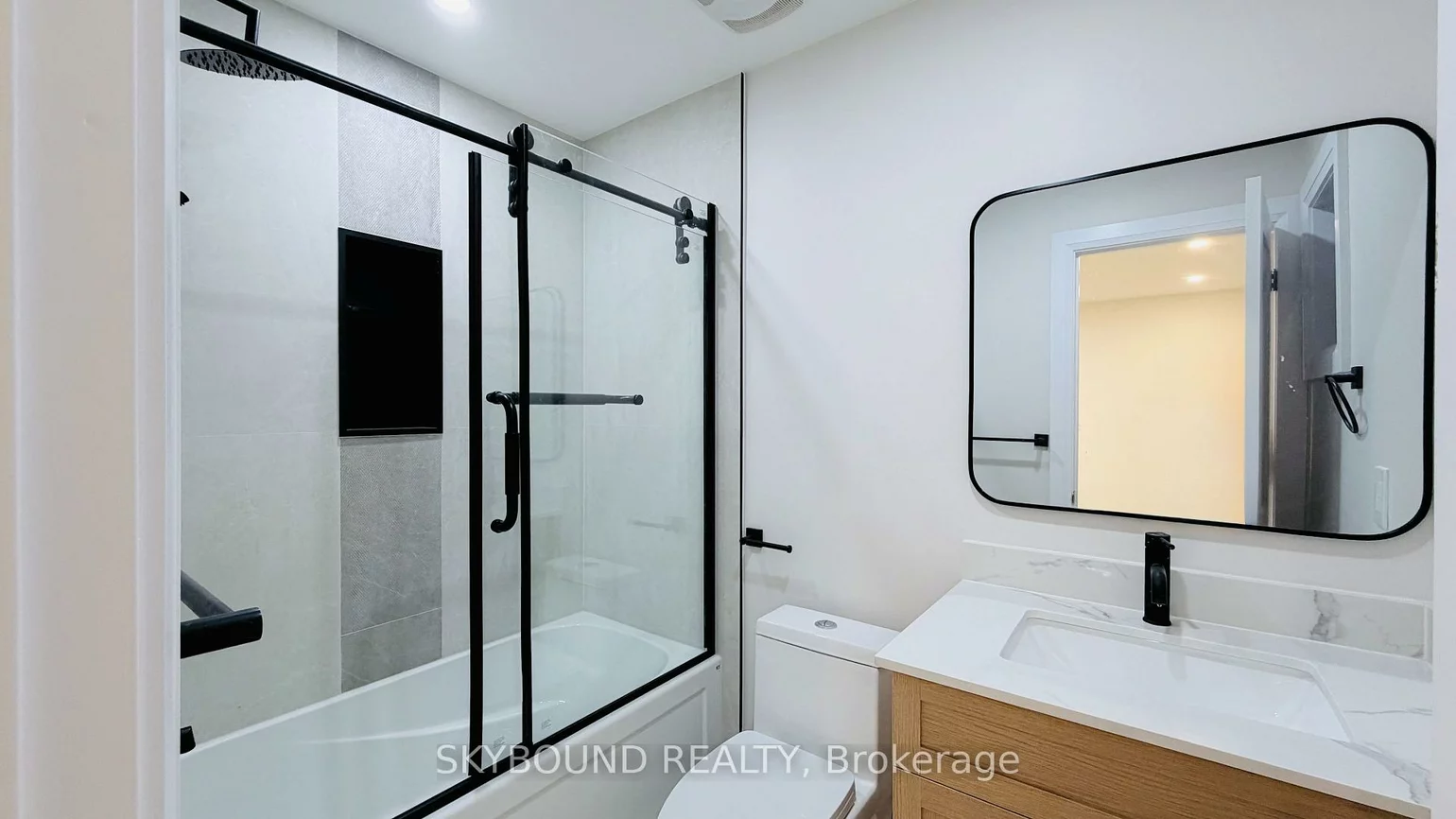 5467, Bullrush, East Credit, Mississauga