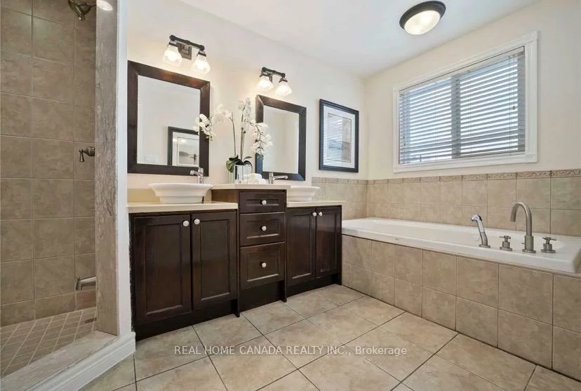 5315, Huntingfield, Hurontario, Mississauga