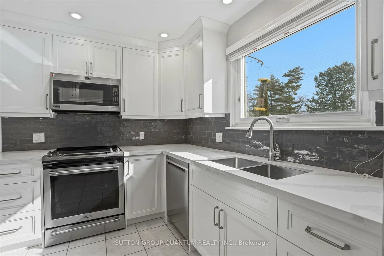 1814, Barsuda, Clarkson, Mississauga