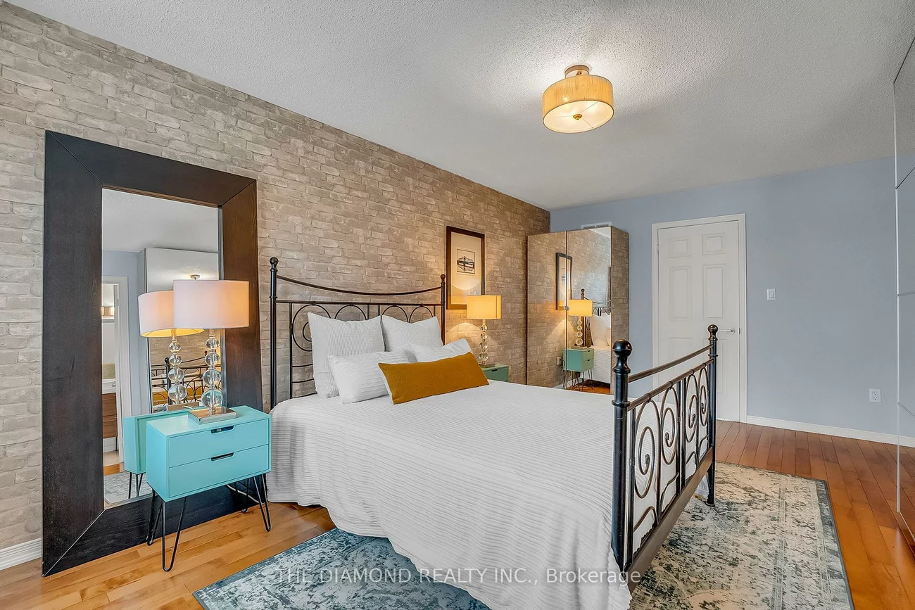 5490, Antrex, Hurontario, Mississauga