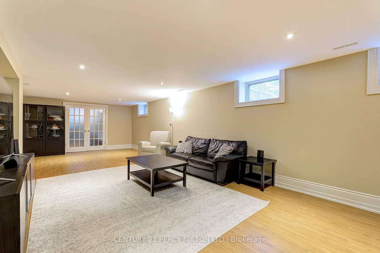 1649, Wedmore, Lorne Park, Mississauga