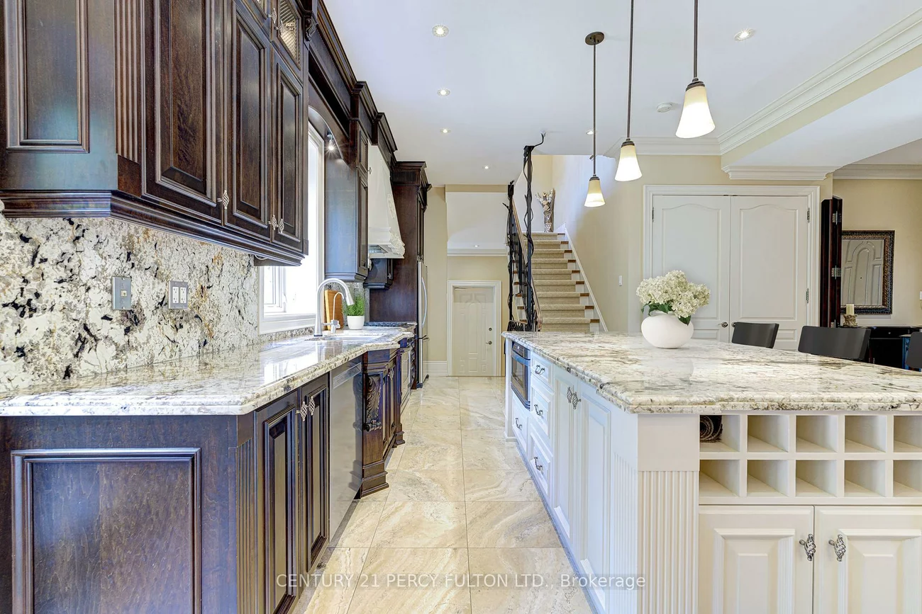 1649, Wedmore, Lorne Park, Mississauga