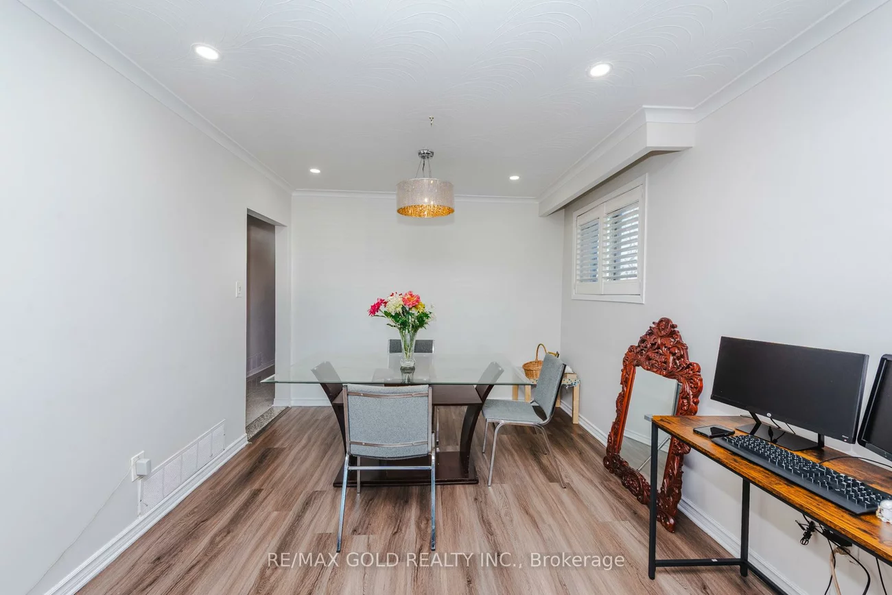 7521, Rockhill, Malton, Mississauga