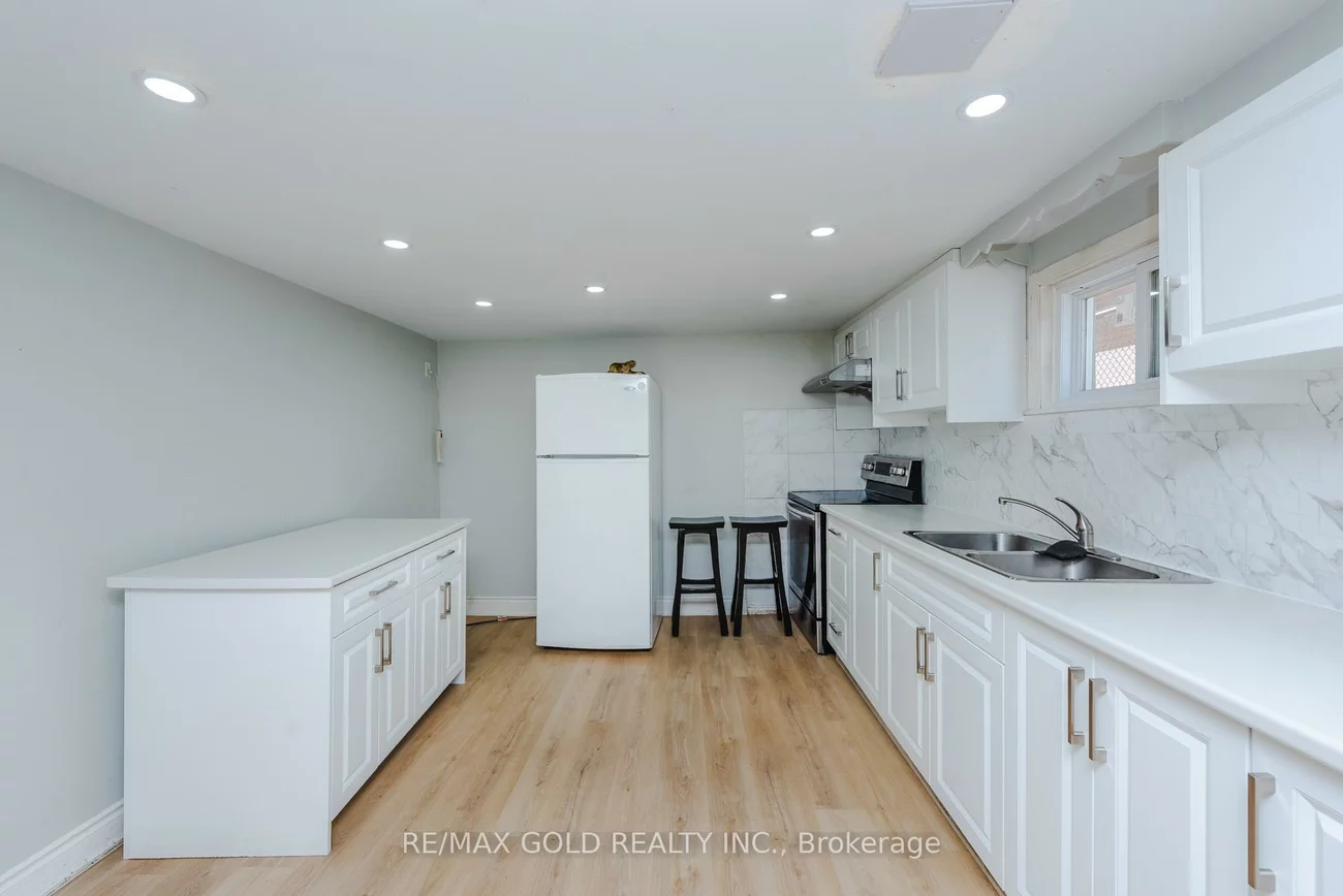 7521, Rockhill, Malton, Mississauga