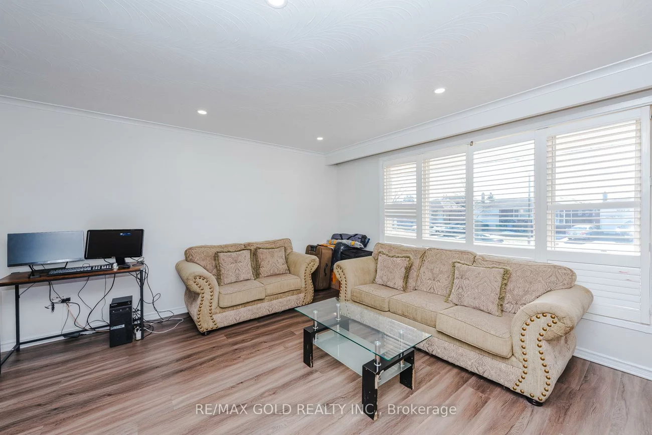 7521, Rockhill, Malton, Mississauga