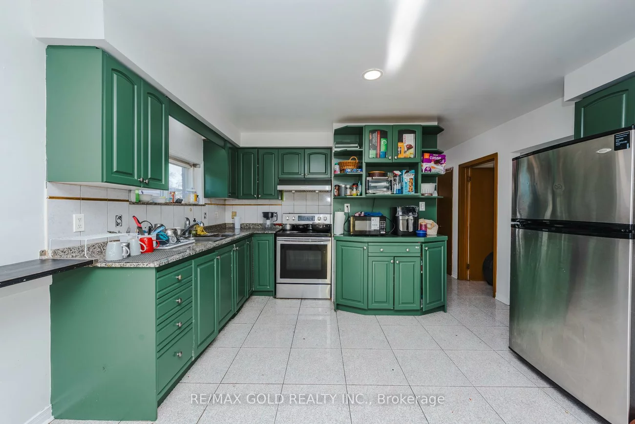 7521, Rockhill, Malton, Mississauga