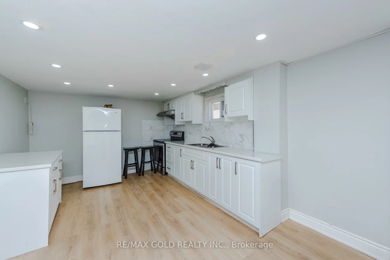 7521, Rockhill, Malton, Mississauga