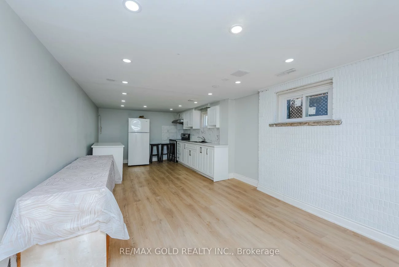 7521, Rockhill, Malton, Mississauga