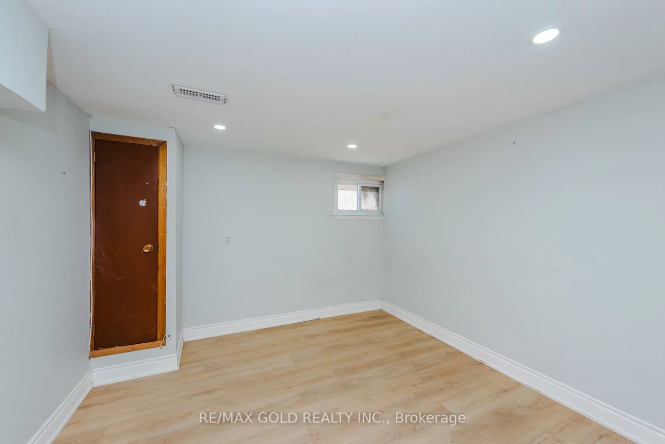 7521, Rockhill, Malton, Mississauga