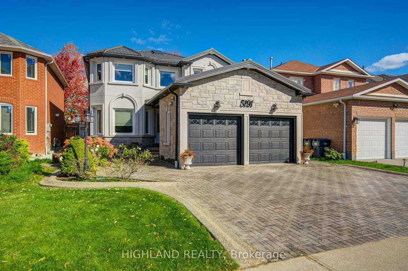 5191, Warwickshire, East Credit, Mississauga
