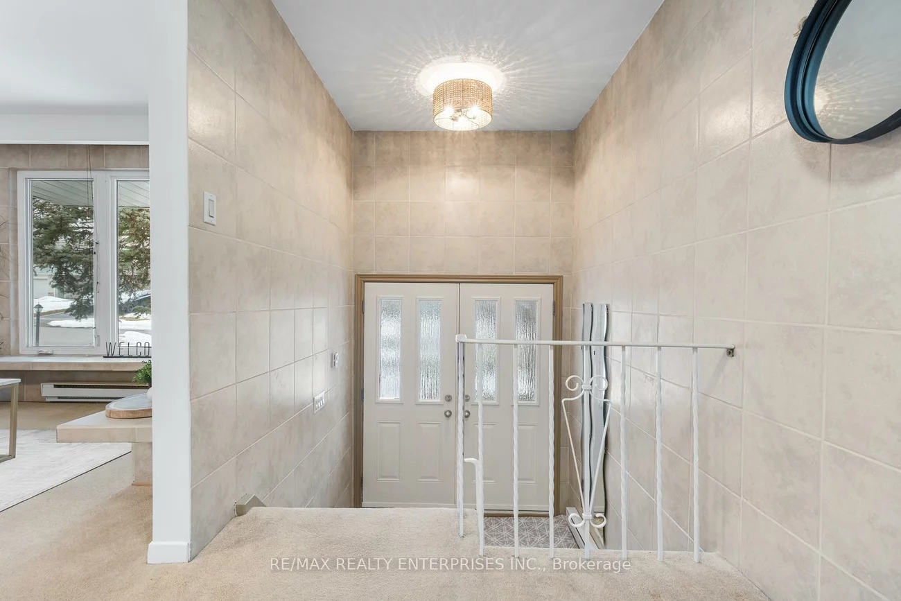 1364, Everall, Clarkson, Mississauga