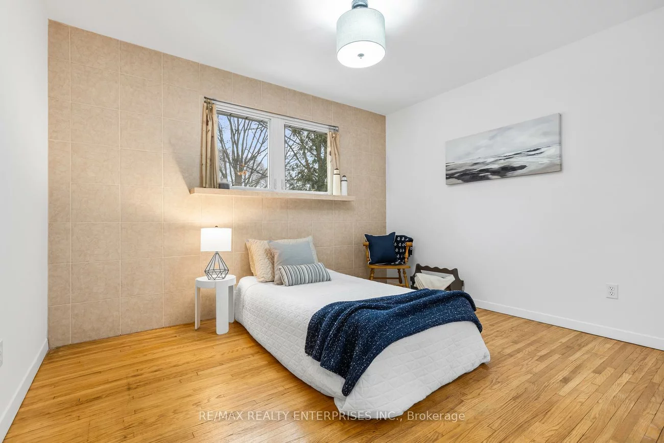 1364, Everall, Clarkson, Mississauga