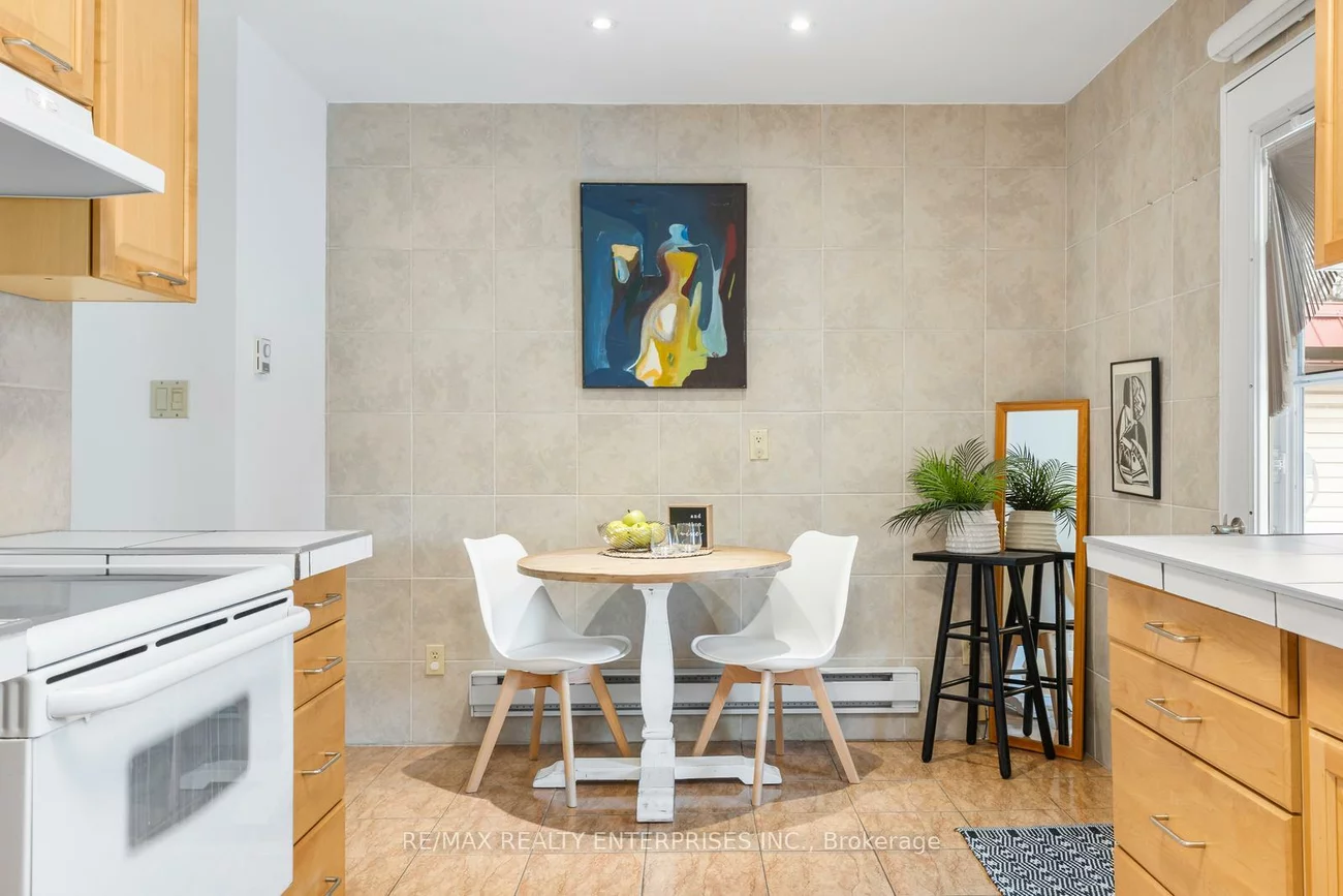 1364, Everall, Clarkson, Mississauga