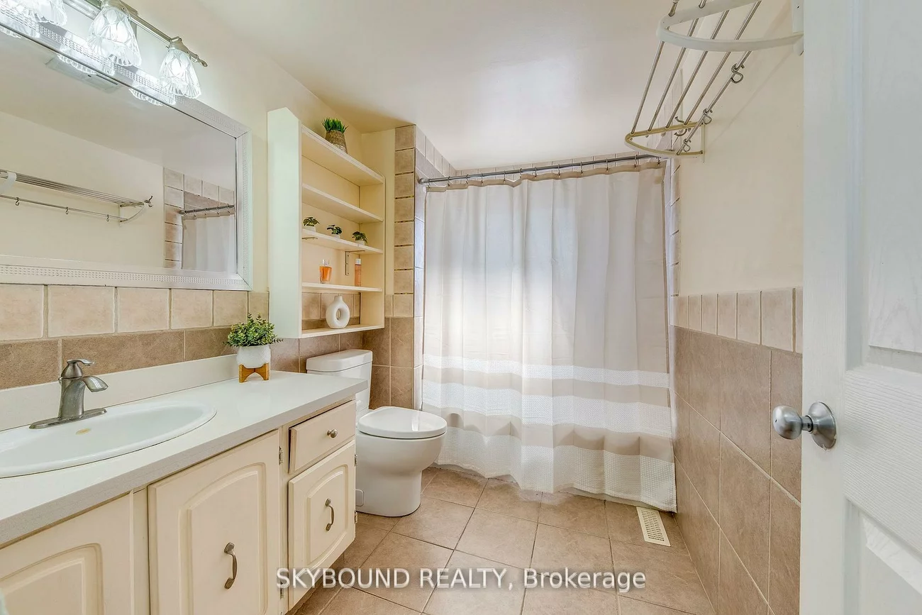 3438, Martins Pine, Erin Mills, Mississauga