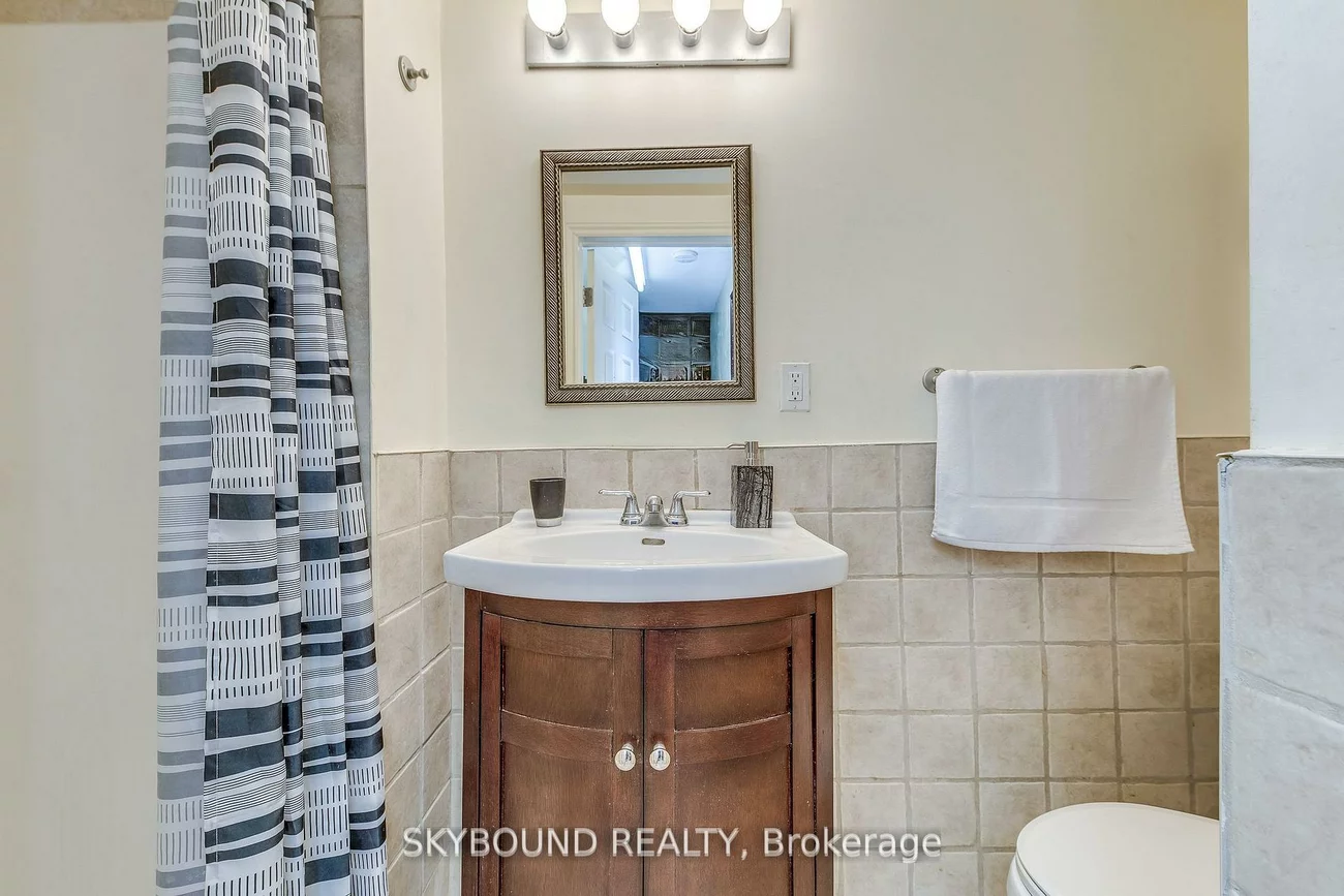 3438, Martins Pine, Erin Mills, Mississauga