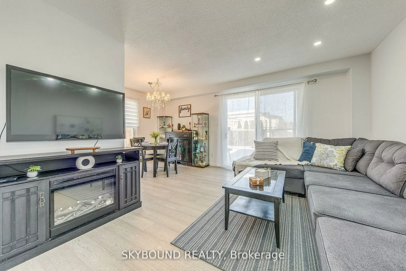 3438, Martins Pine, Erin Mills, Mississauga