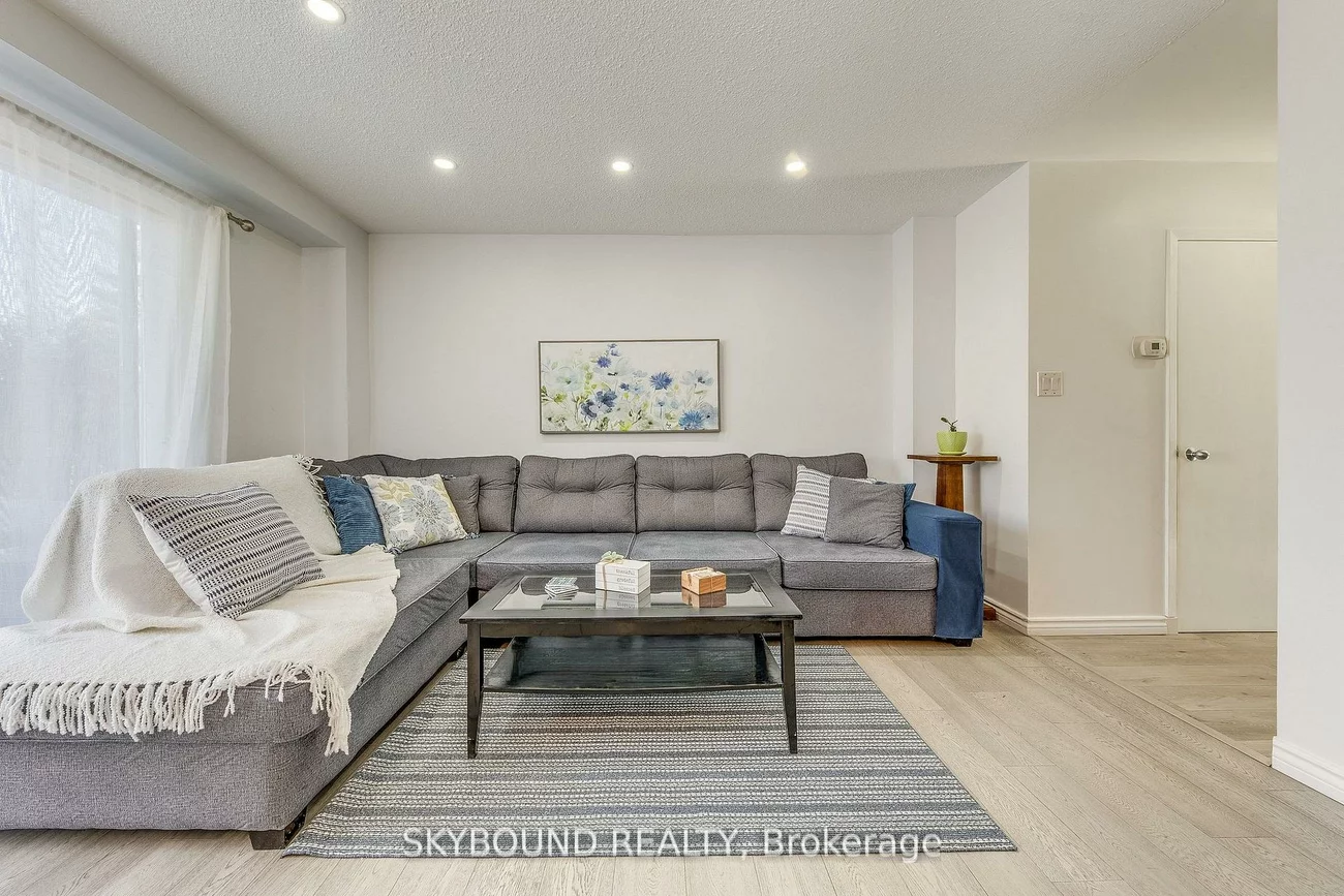 3438, Martins Pine, Erin Mills, Mississauga