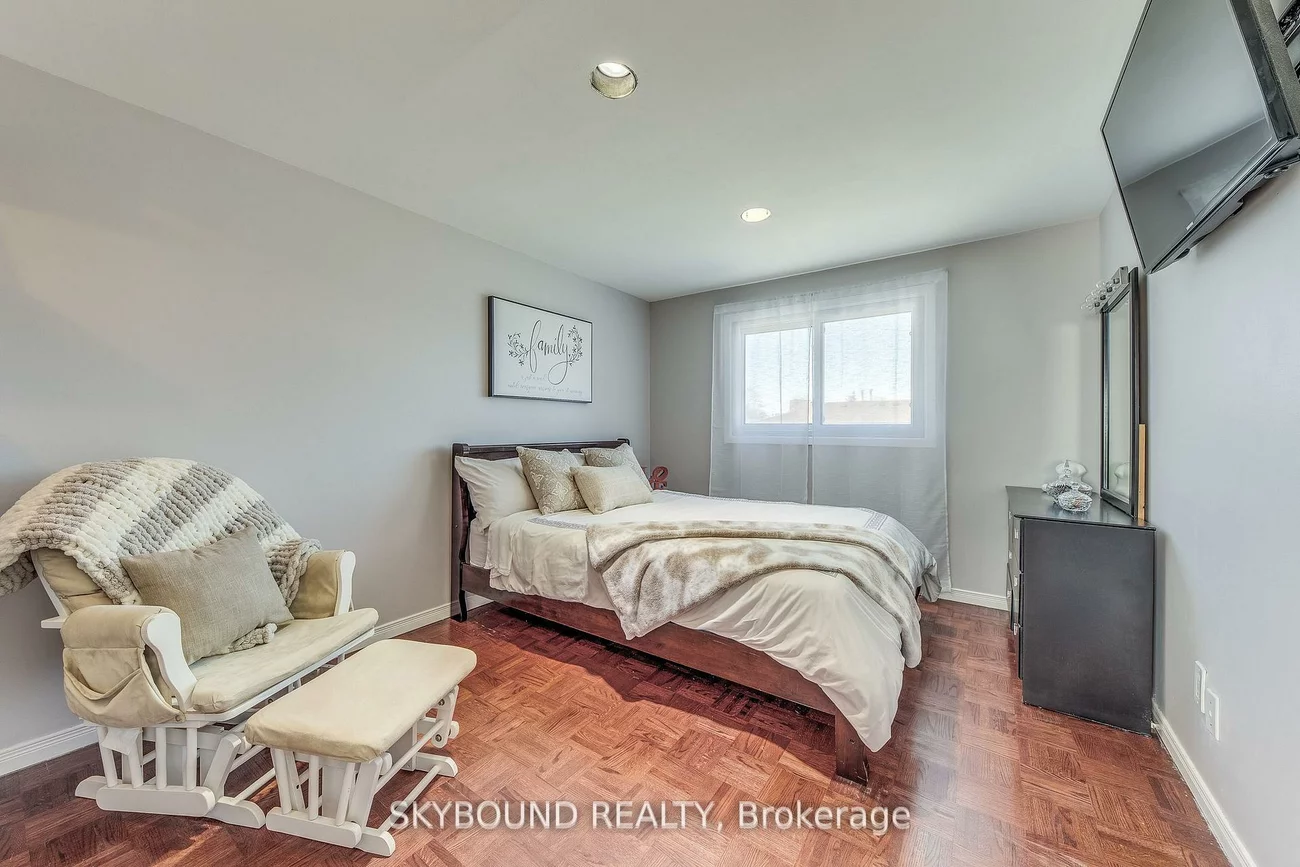 3438, Martins Pine, Erin Mills, Mississauga