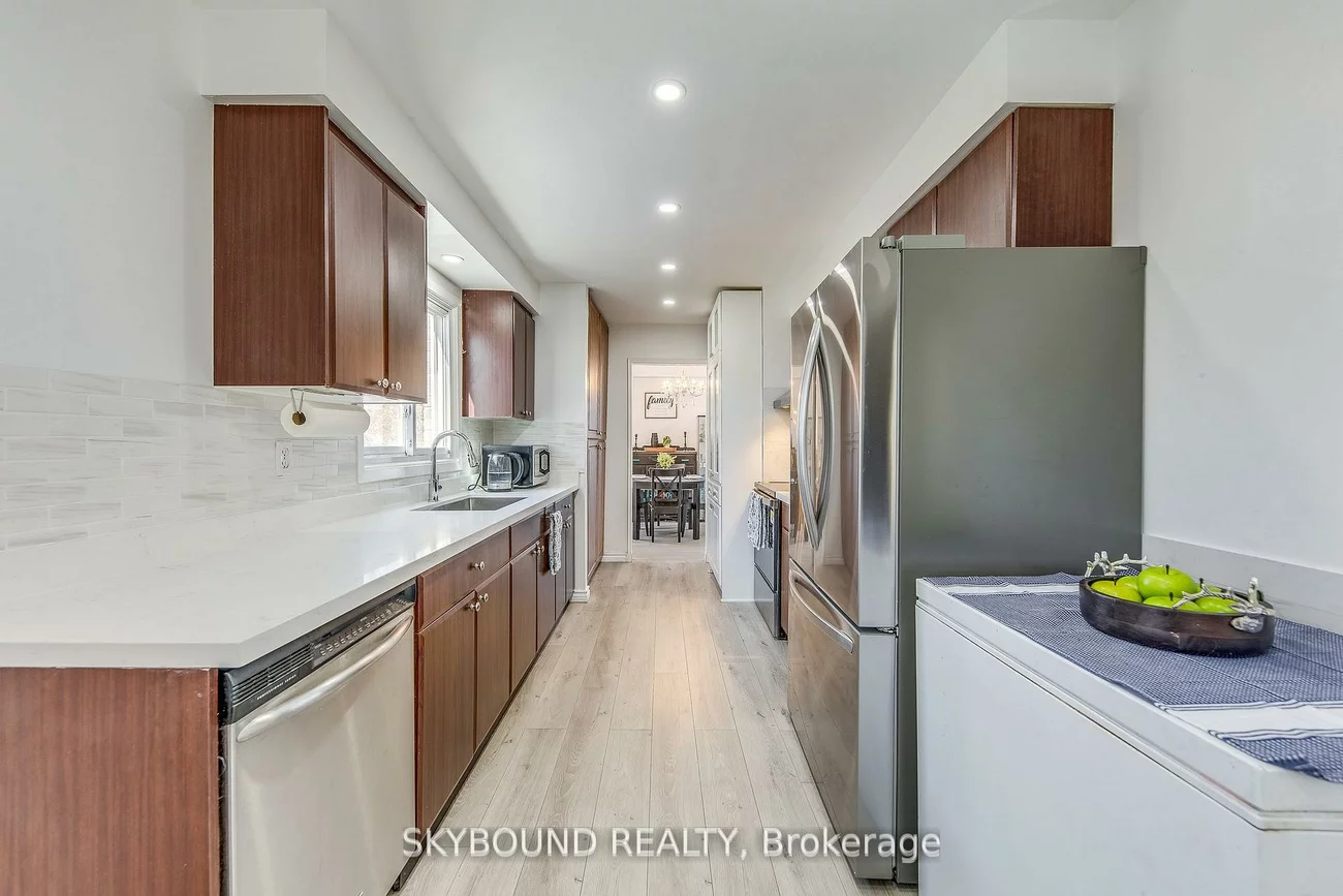 3438, Martins Pine, Erin Mills, Mississauga