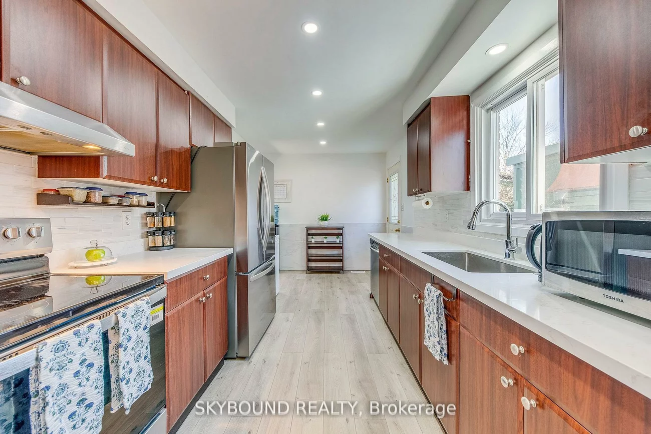 3438, Martins Pine, Erin Mills, Mississauga