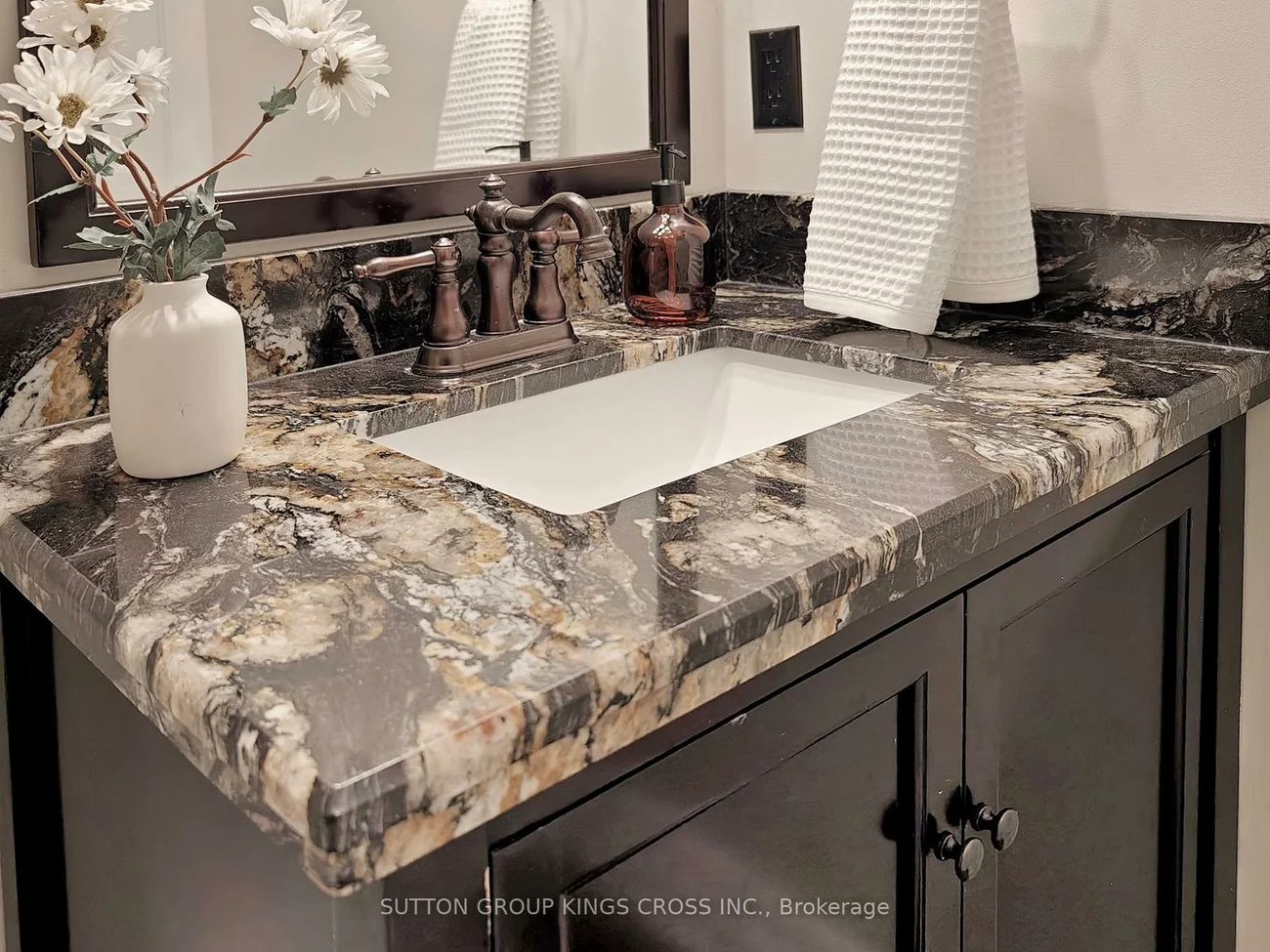 2730, Hammond, Sheridan, Mississauga