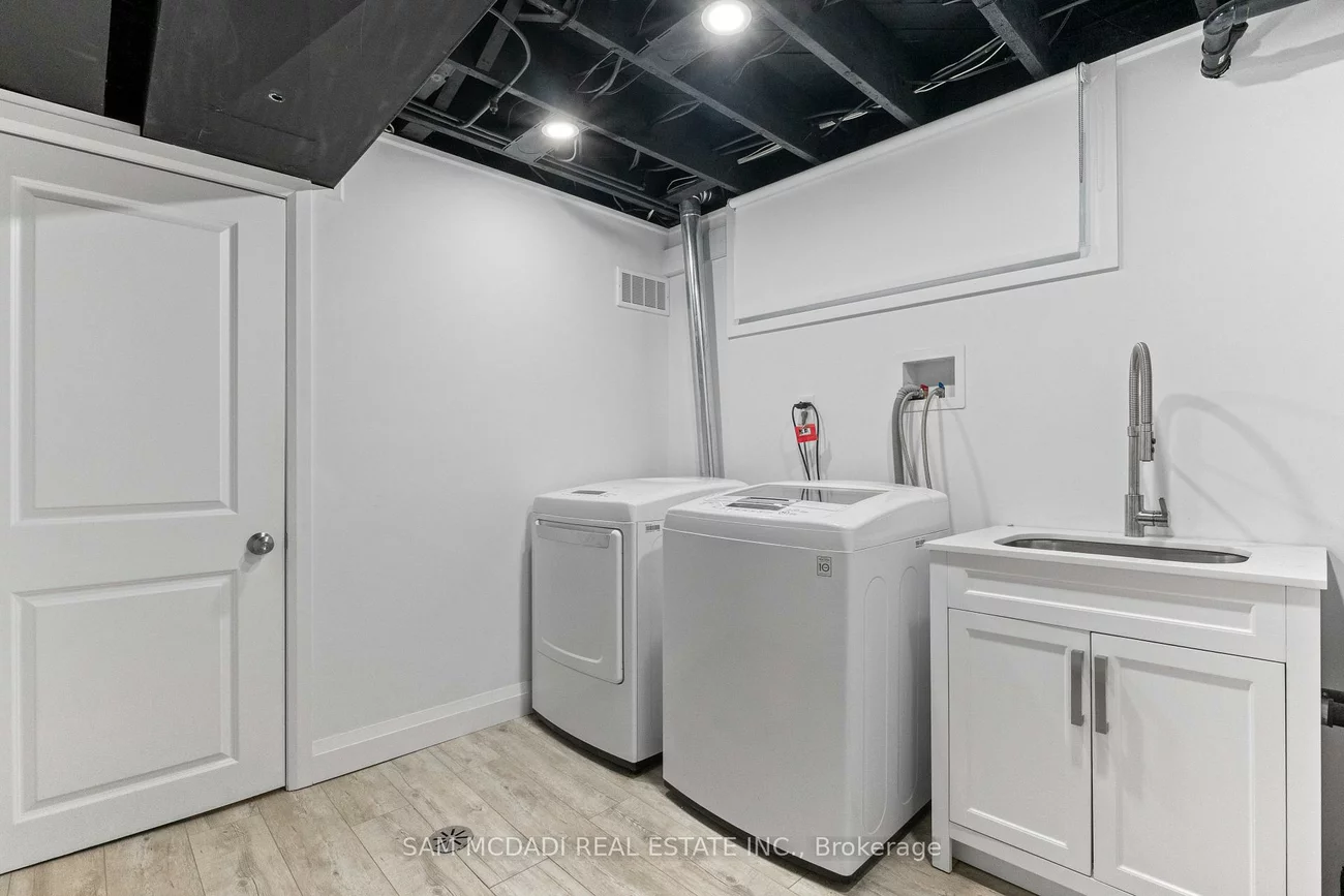 1639, Truscott, Lorne Park, Mississauga