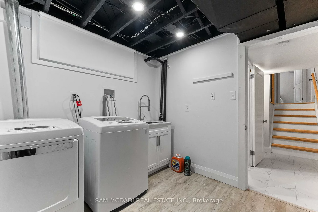 1639, Truscott, Lorne Park, Mississauga