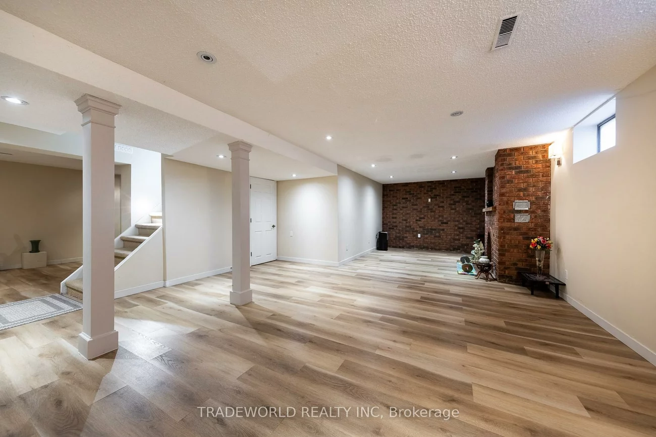 1924, Steepbank, Applewood, Mississauga