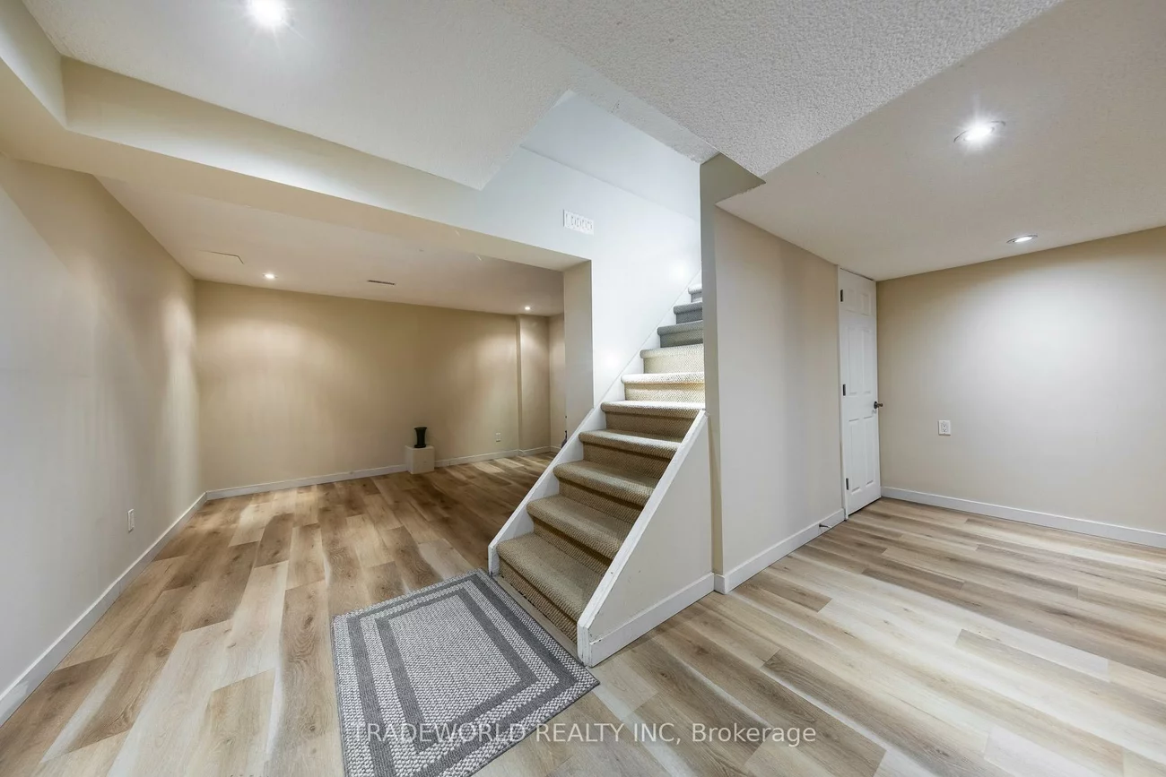 1924, Steepbank, Applewood, Mississauga