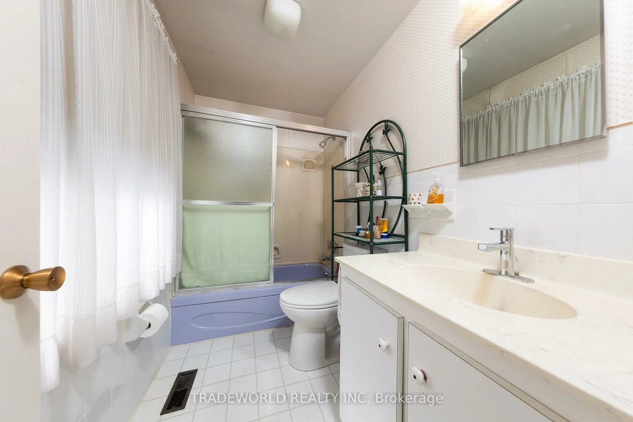 1924, Steepbank, Applewood, Mississauga