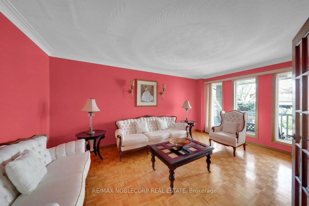 100, Glenn Hawthorne, Hurontario, Mississauga