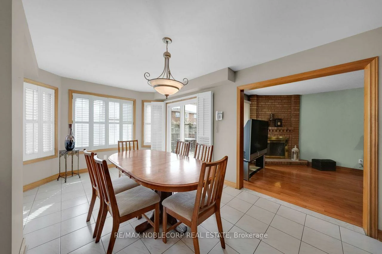 100, Glenn Hawthorne, Hurontario, Mississauga