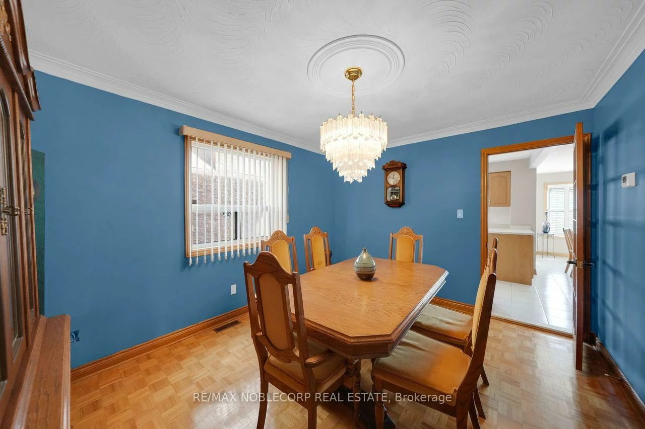 100, Glenn Hawthorne, Hurontario, Mississauga