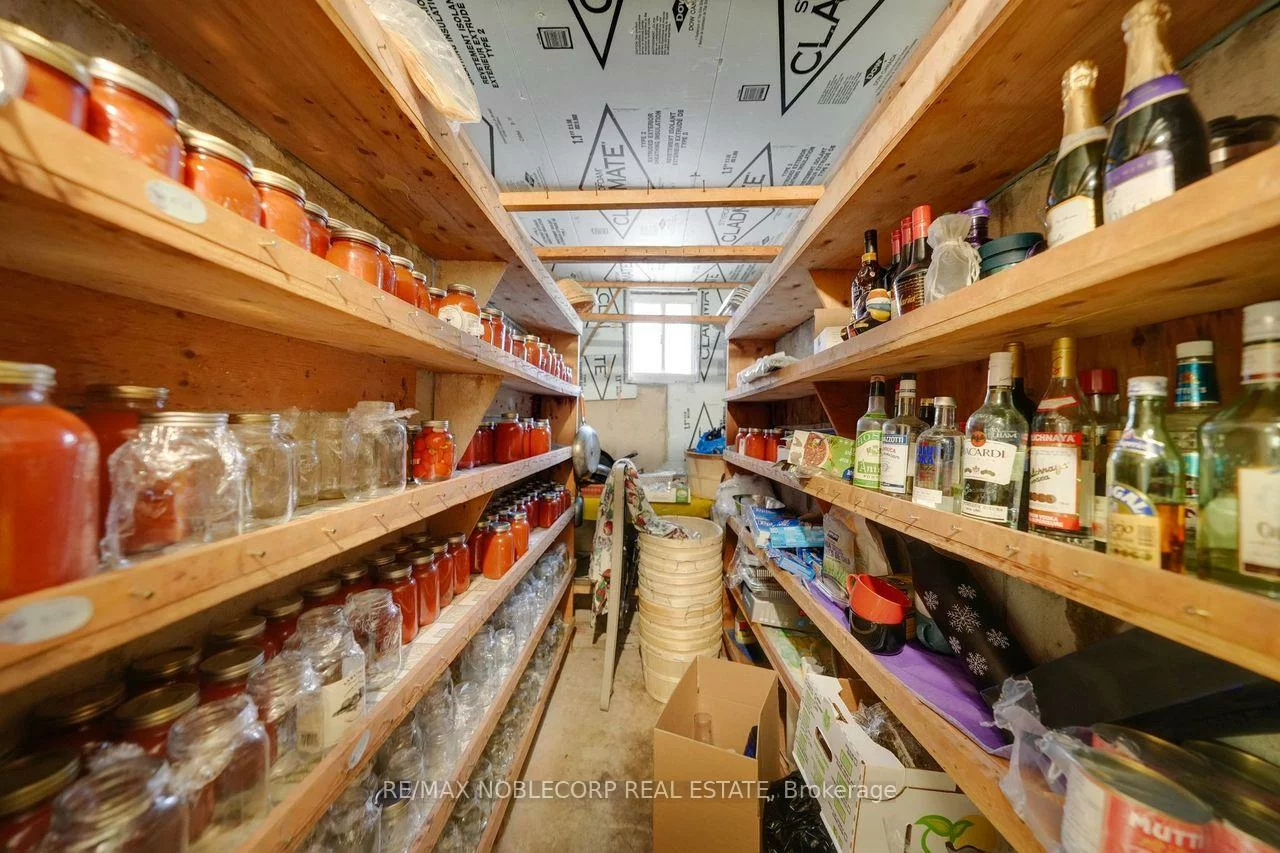 100, Glenn Hawthorne, Hurontario, Mississauga