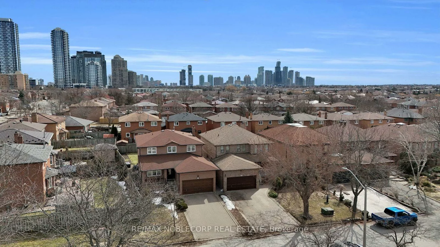 100, Glenn Hawthorne, Hurontario, Mississauga