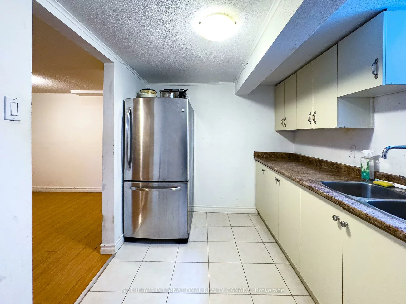 3240, Trisha, Mississauga Valleys, Mississauga