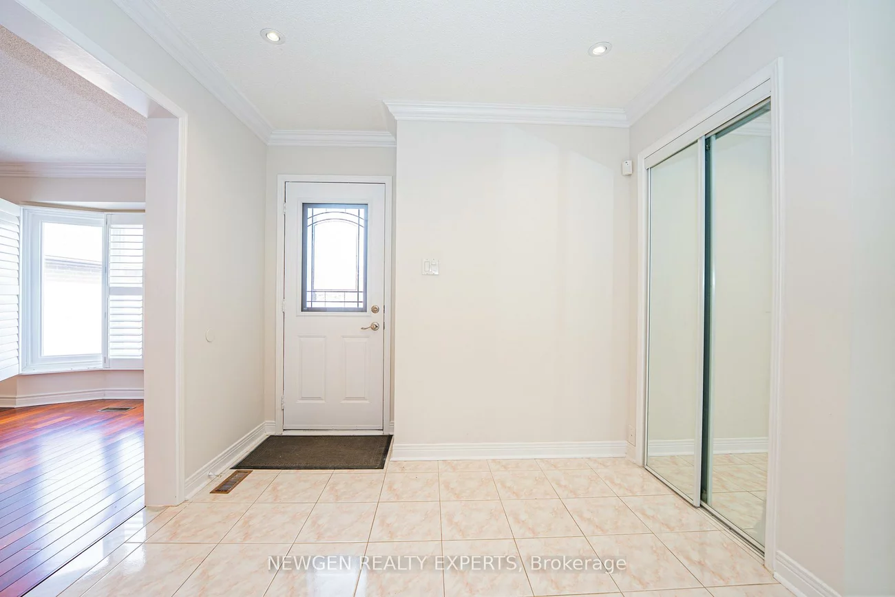 609, Yorkminster, Hurontario, Mississauga