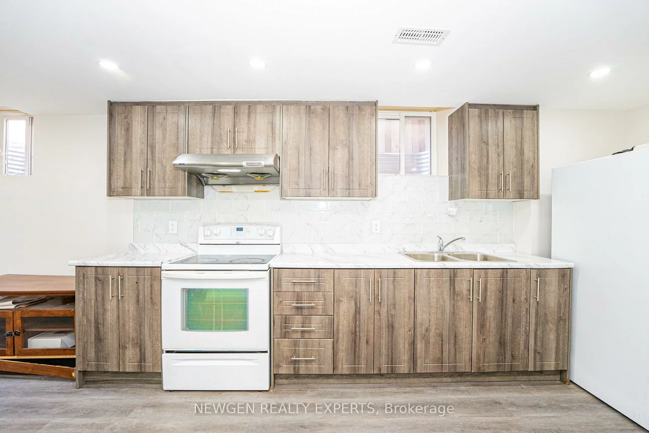 609, Yorkminster, Hurontario, Mississauga