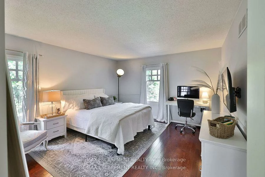 3555, Kingbird, Erin Mills, Mississauga