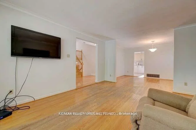 2220, Springfield, Sheridan, Mississauga