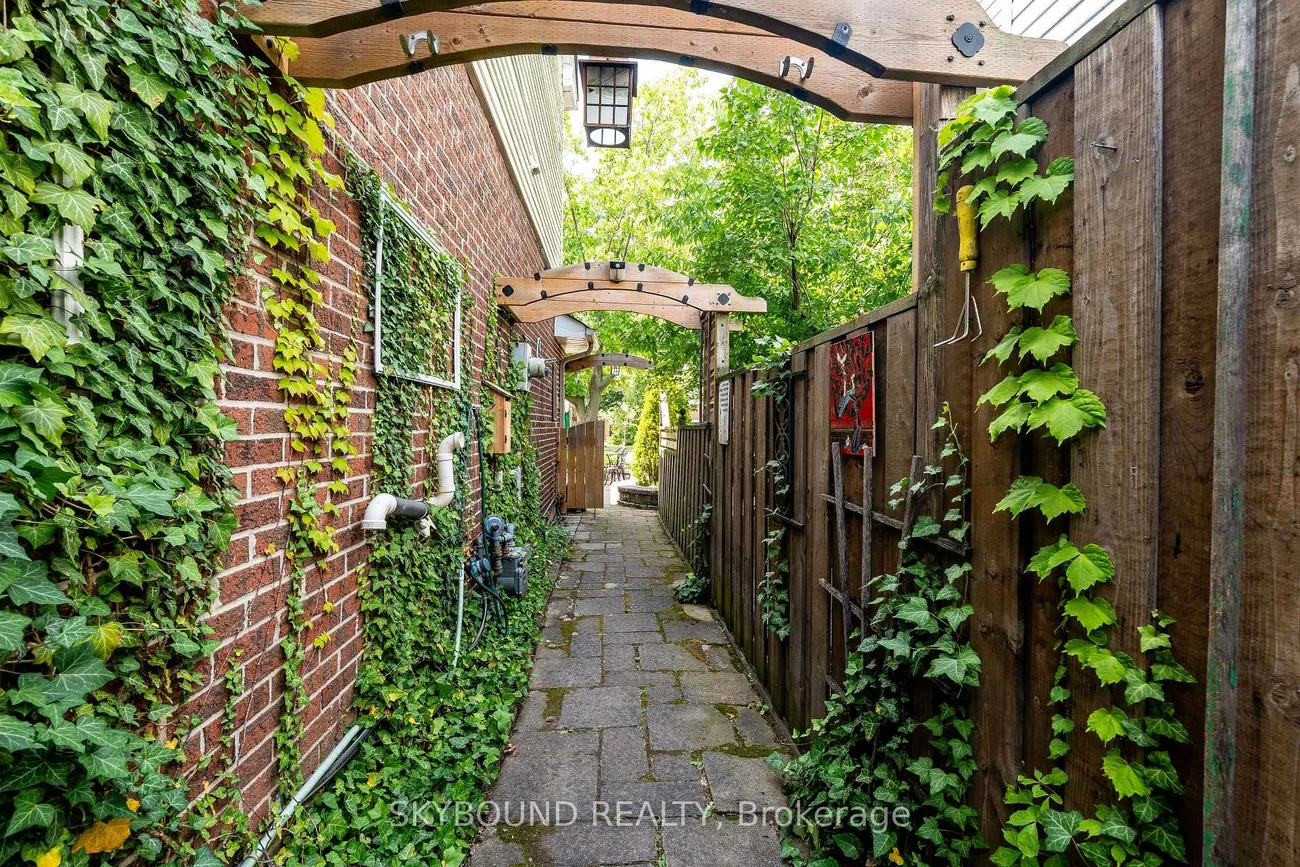 6292, Starfield, Meadowvale, Mississauga