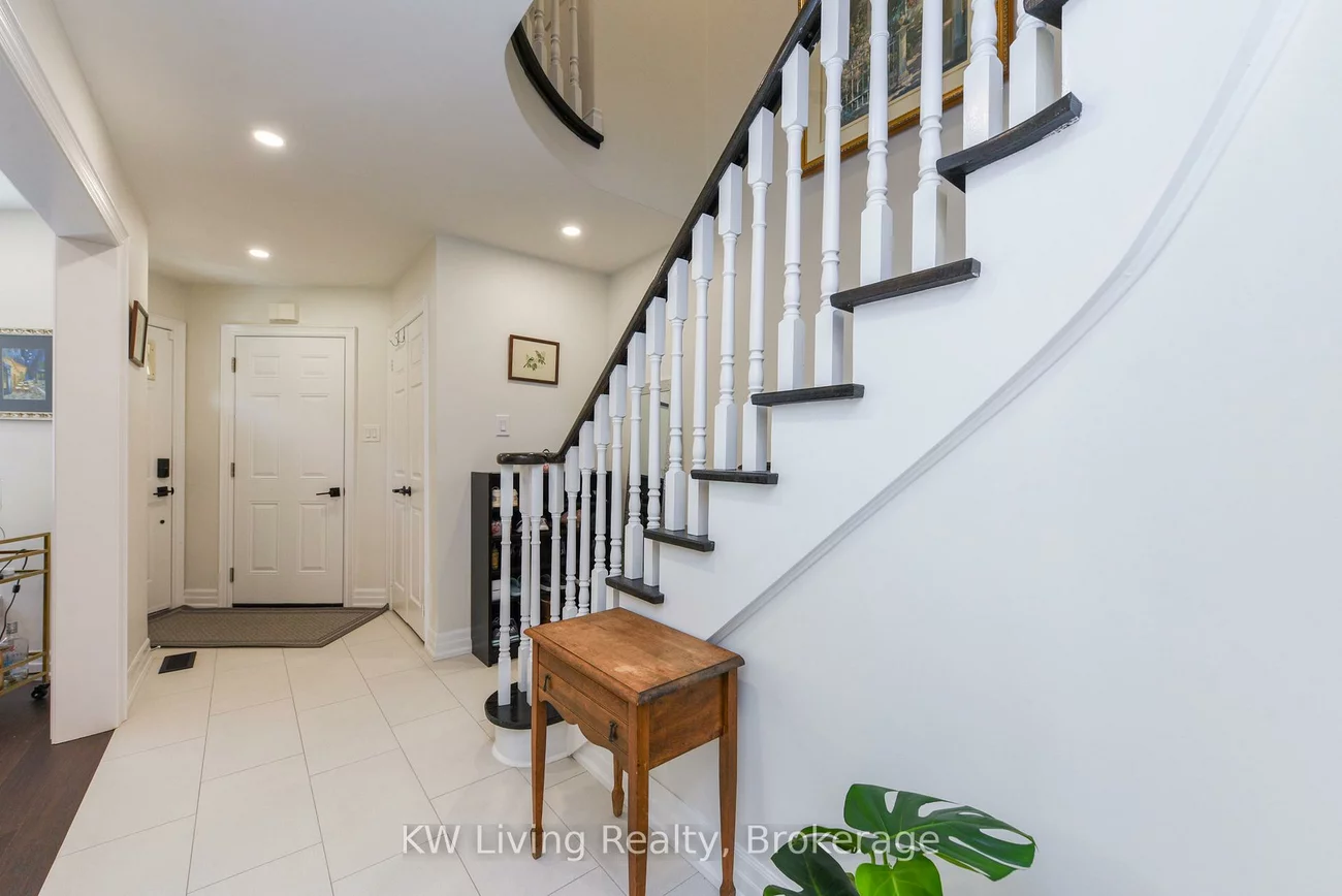 5055, Moulin Rouge, East Credit, Mississauga