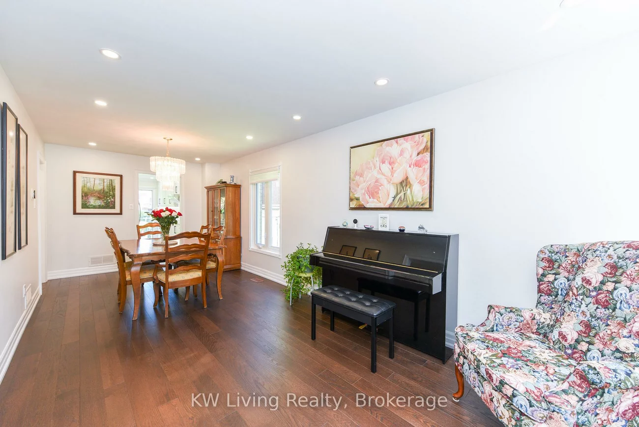 5055, Moulin Rouge, East Credit, Mississauga