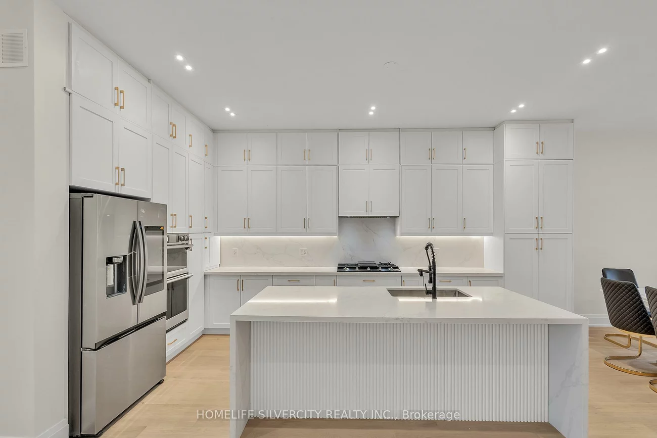 25A, Pine, Port Credit, Mississauga